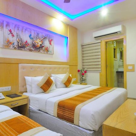Hotel Prince Palace Deluxe - Paharganj - Yeni Delhi Dış mekan fotoğraf