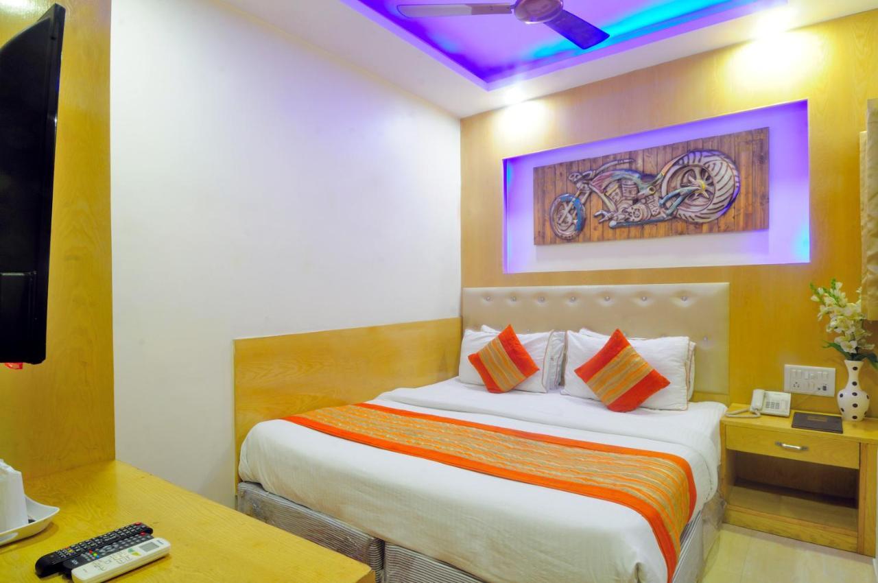 Hotel Prince Palace Deluxe - Paharganj - Yeni Delhi Dış mekan fotoğraf