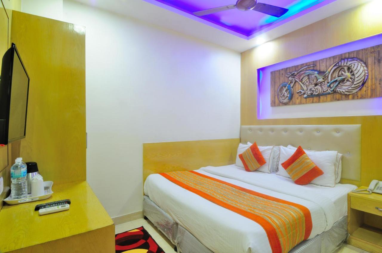 Hotel Prince Palace Deluxe - Paharganj - Yeni Delhi Dış mekan fotoğraf