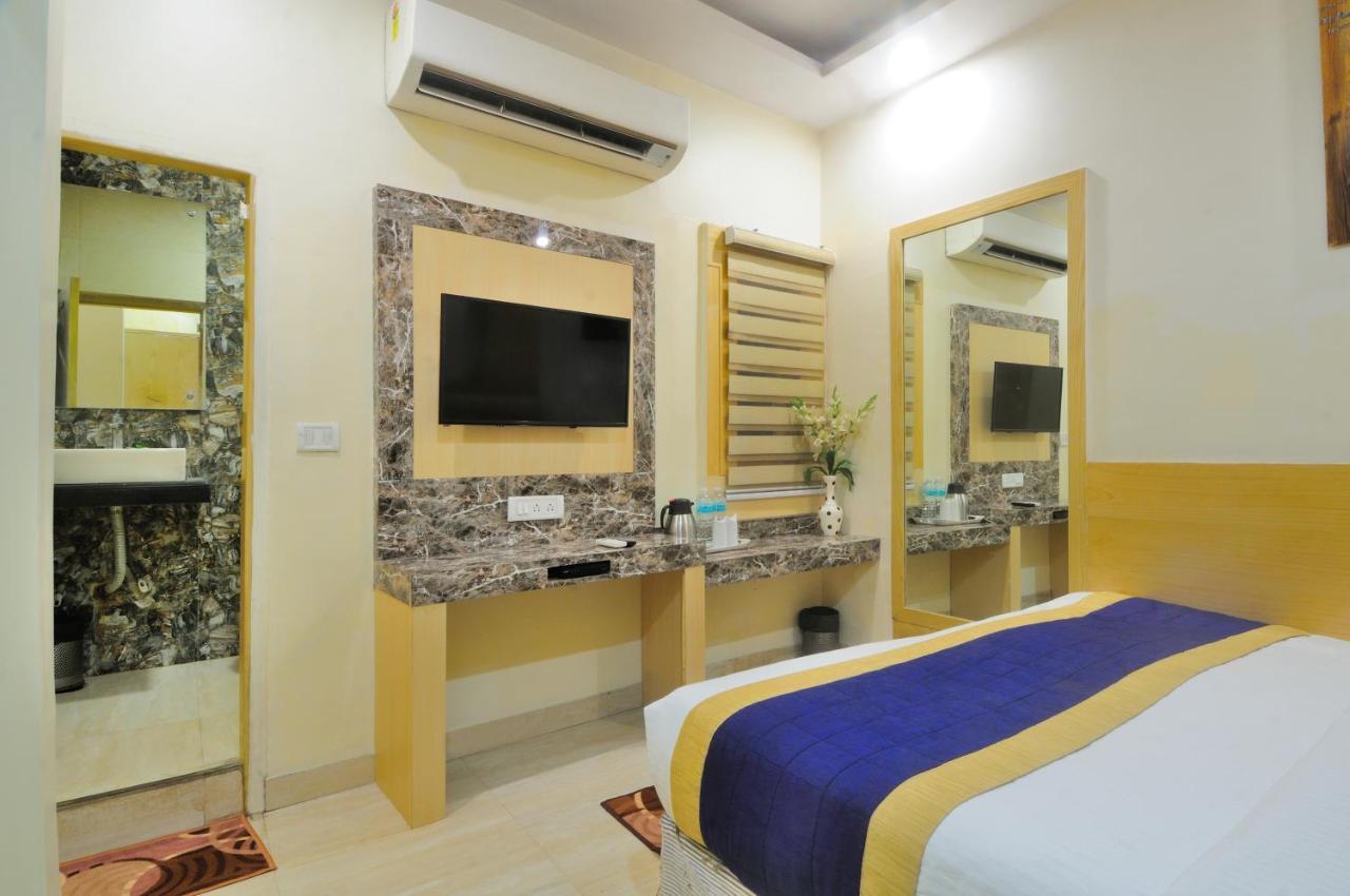 Hotel Prince Palace Deluxe - Paharganj - Yeni Delhi Dış mekan fotoğraf