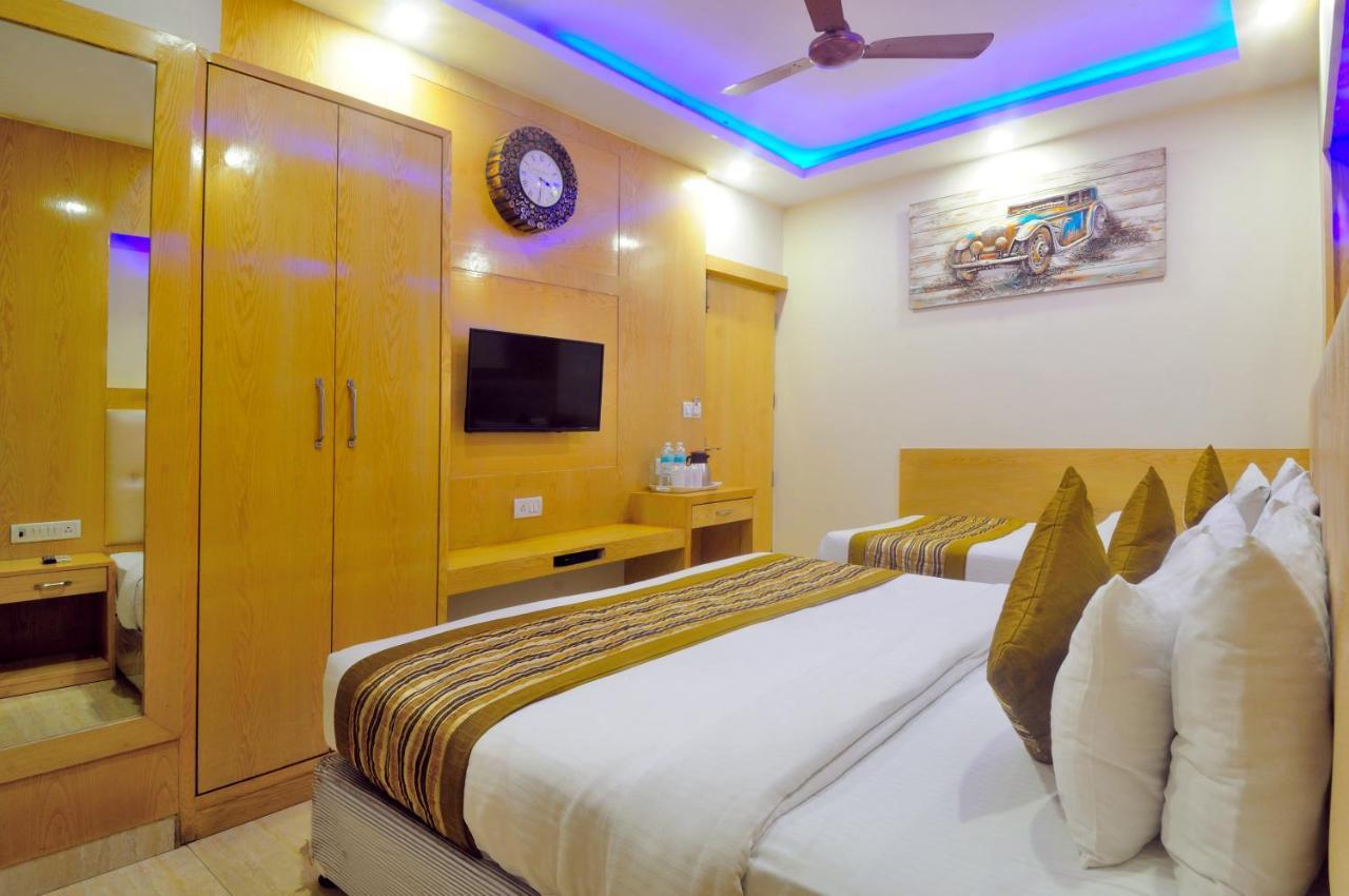 Hotel Prince Palace Deluxe - Paharganj - Yeni Delhi Dış mekan fotoğraf